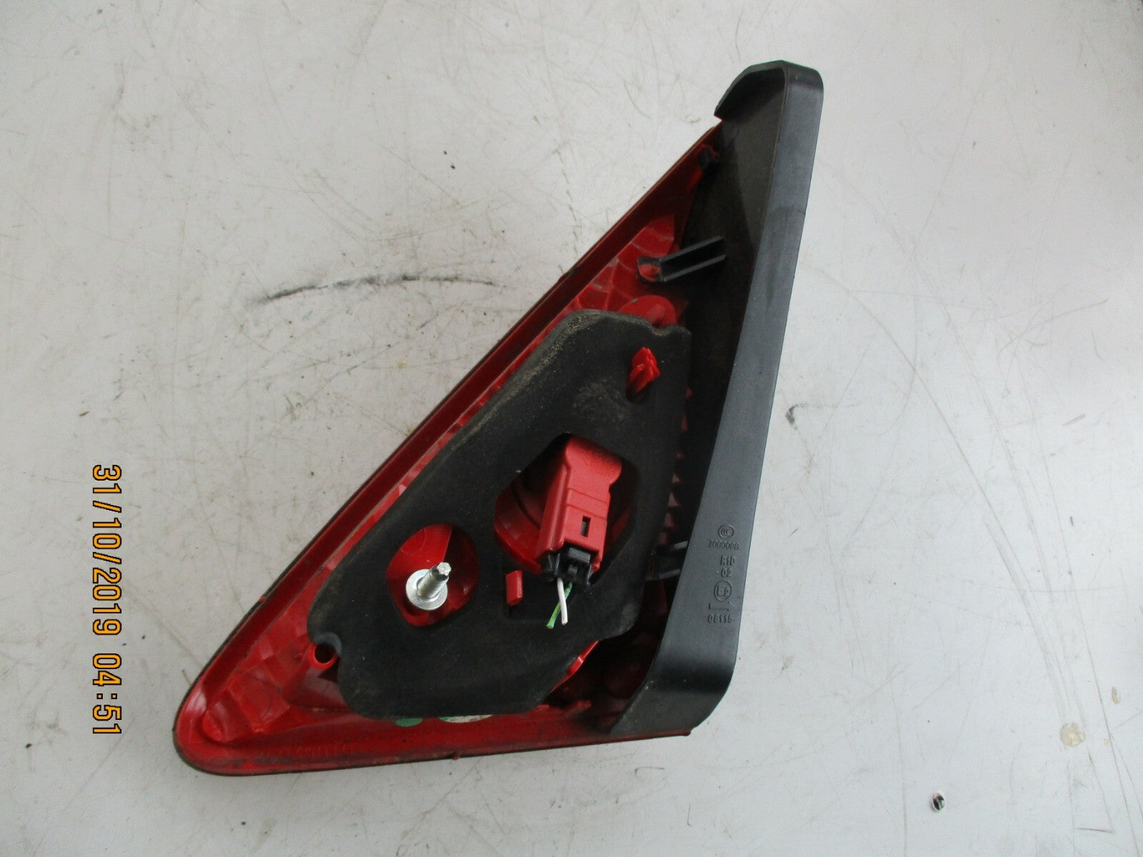PEUGEOT 3008 2010 NSR PASSENGER SIDE REAR INNER BOOT TAIL LIGHT 9683461080