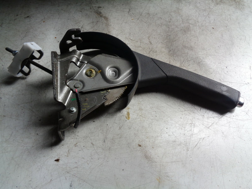 TOYOTA YARIS MK3 2013 HANDBRAKE LEVER BUTTON HANDLE ASSEMBLY