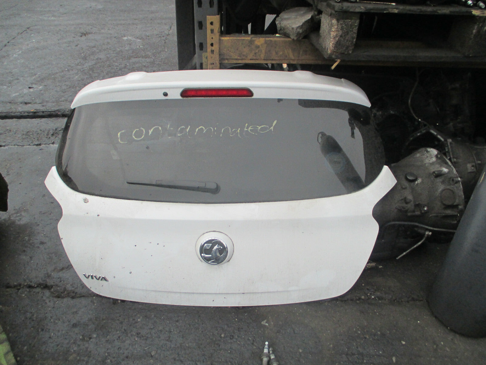 VAUXHALL VIVA 2018 REAR HATCHBACK TAILGATE BOOTLID COMPLETE WHITE