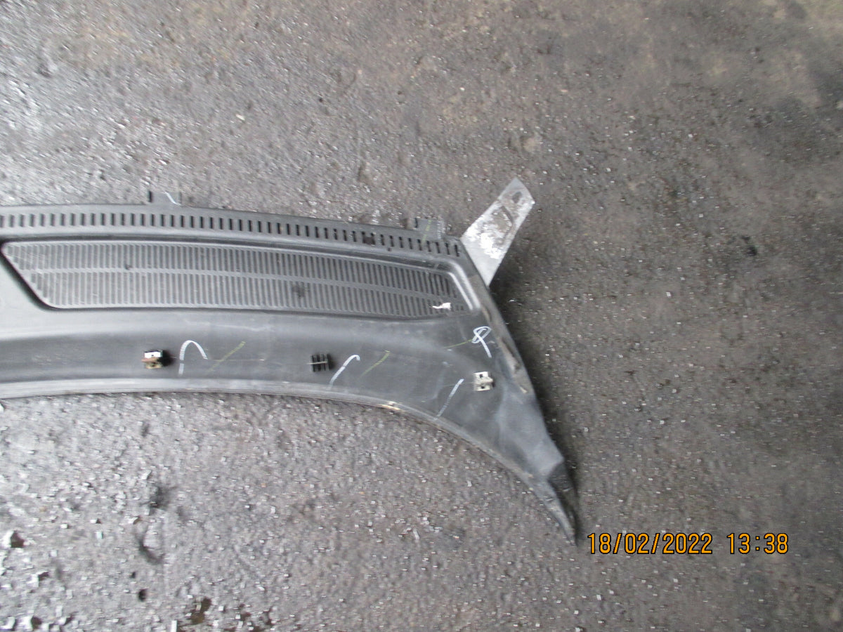 FORD ECOSPORT 2017 FRONT PLASTIC TRIM SCUTTLE PANEL VENT COVER