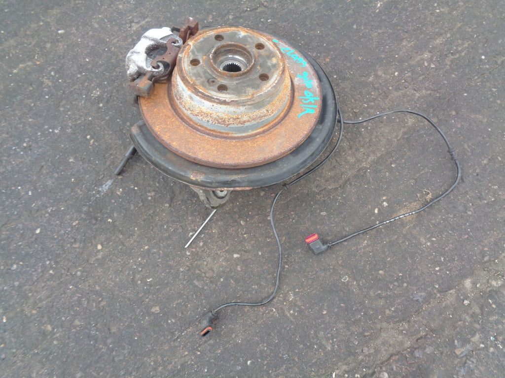 MERCEDES BENZ W212 2010 2.1 DIESEL OSR DRIVER SIDE REAR WHEEL HUB + CALIPER