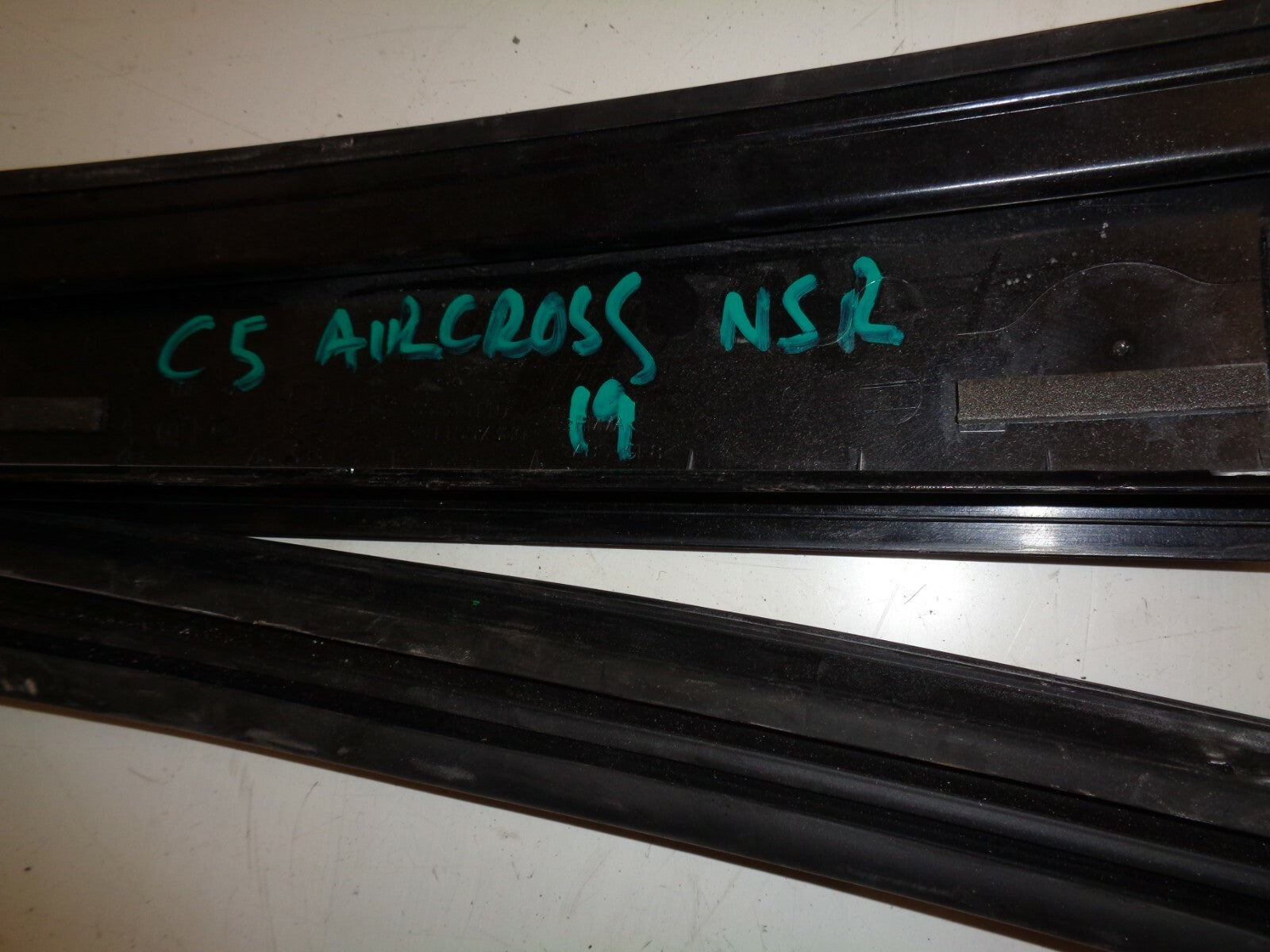 CITROEN C5 AIRCROSS 2019 NSR PASSENGER REAR DOOR GLASS FRAME
