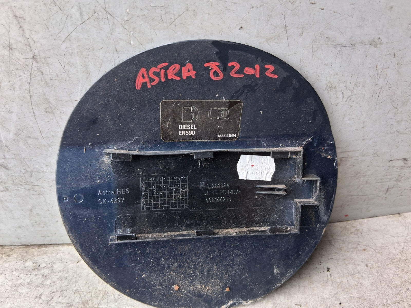 2012 VAUXHALL ASTRA J FUEL FLAP LID COVER BLUE 13281384