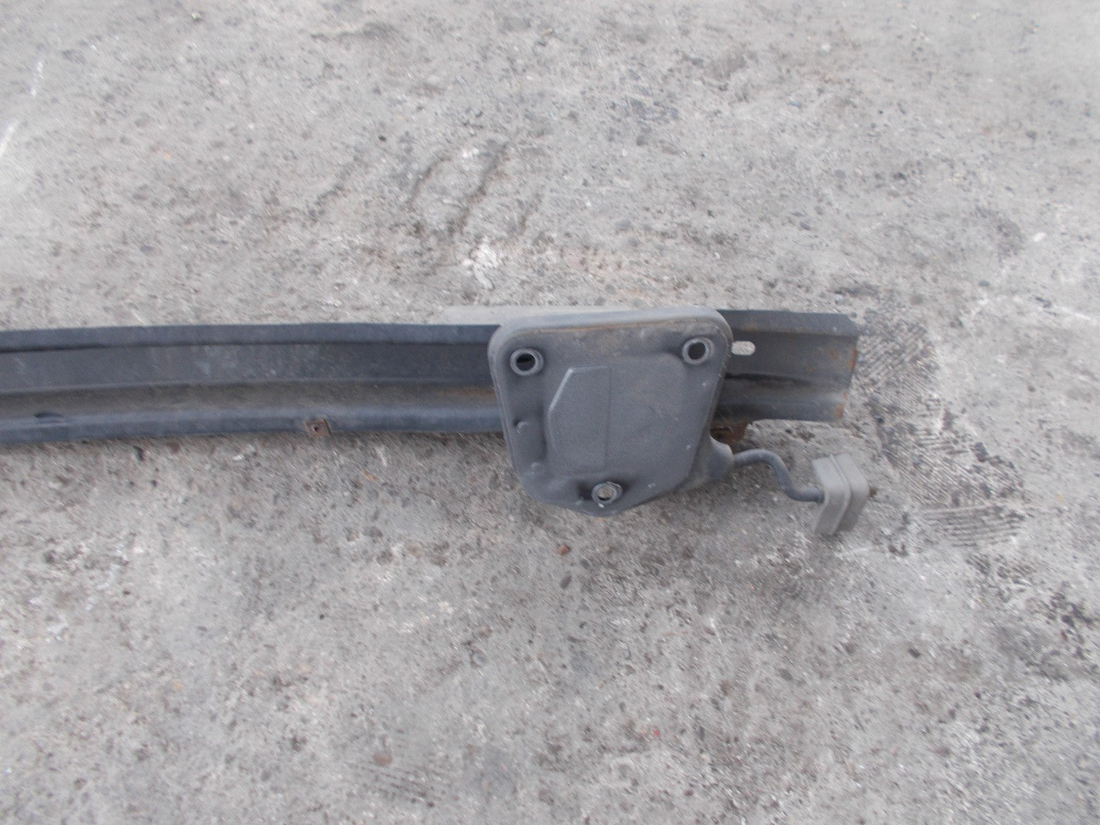 BMW 1 SERIES E87 2006 REINFORCEMENT BAR