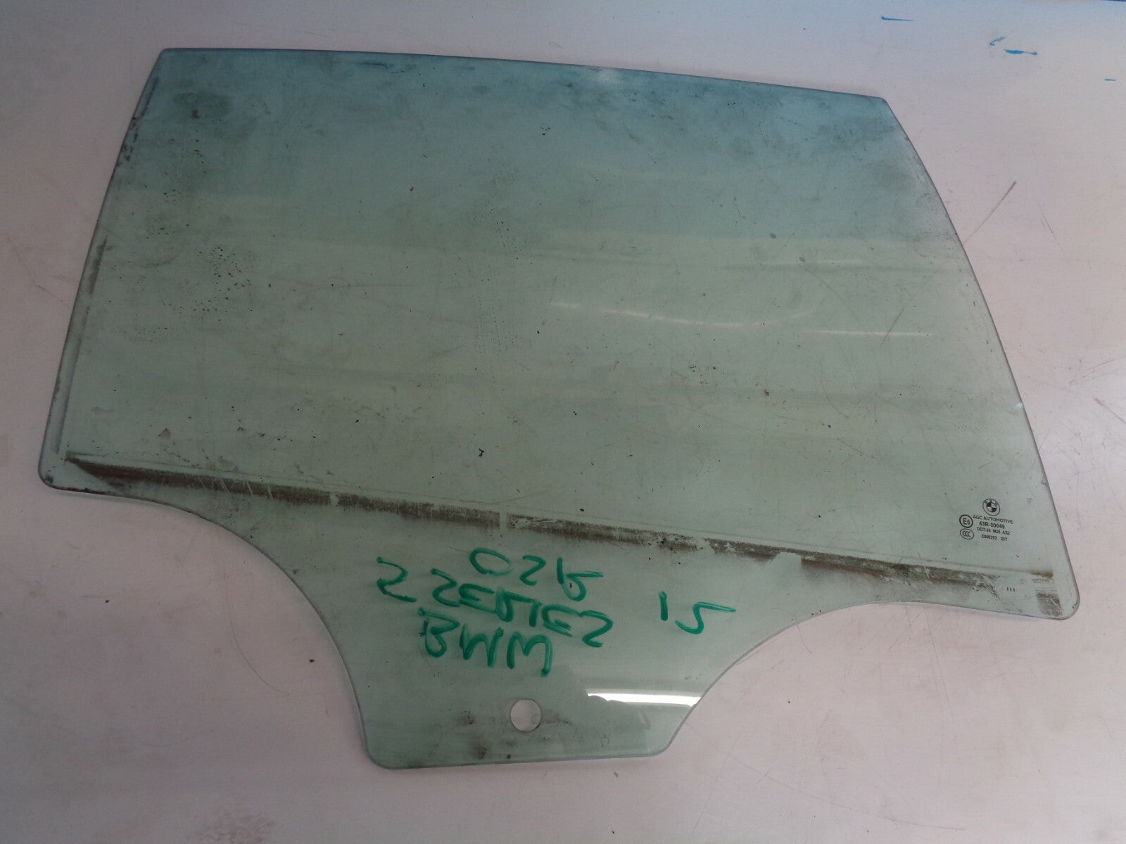 BMW 5 SERIES 2012 F11 OSR DRIVER SIDE REAR DOOR WINDOW GLASS E643R00049
