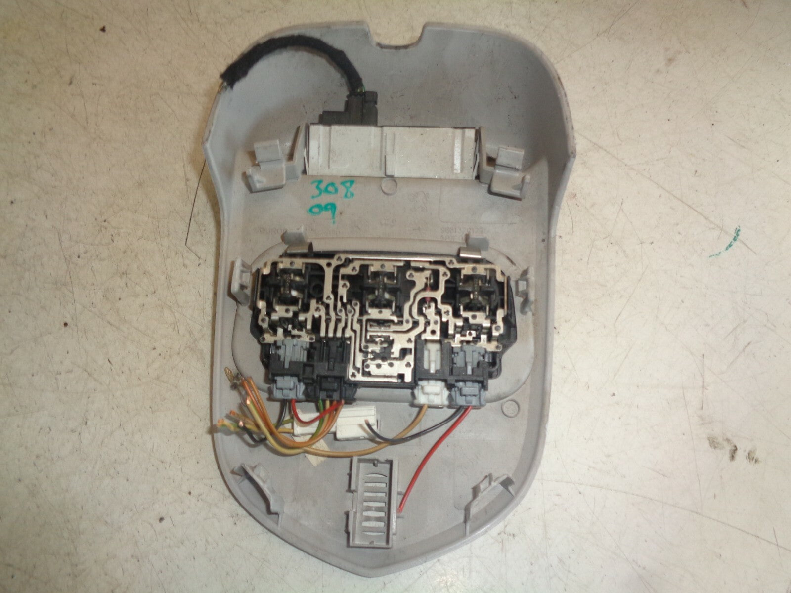 PEUGEOT 308 2009 FRONT INTERIOR ROOF READING LIGHT 9681370177