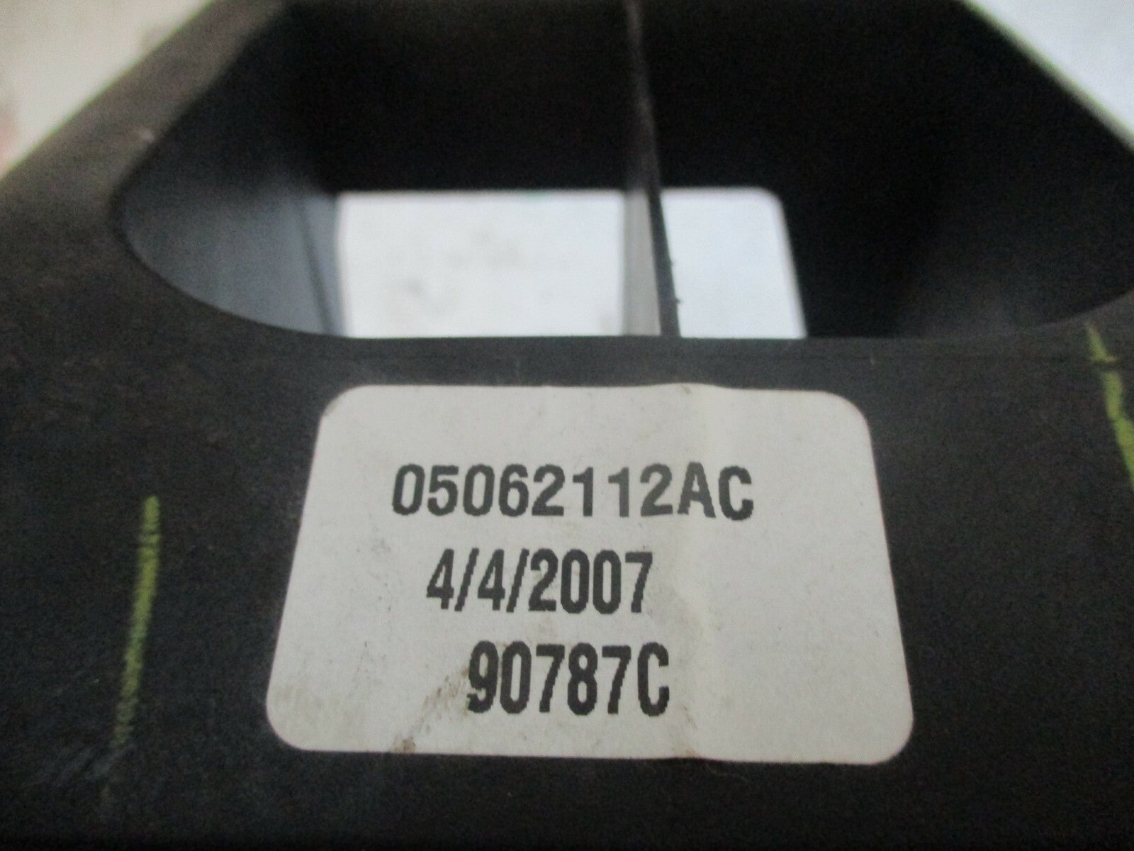 DODGE CALIBER 2.0 DIESEL 2008 6 SPEED GEAR STICK SELECTOR KNOB GAITER 05062112AC