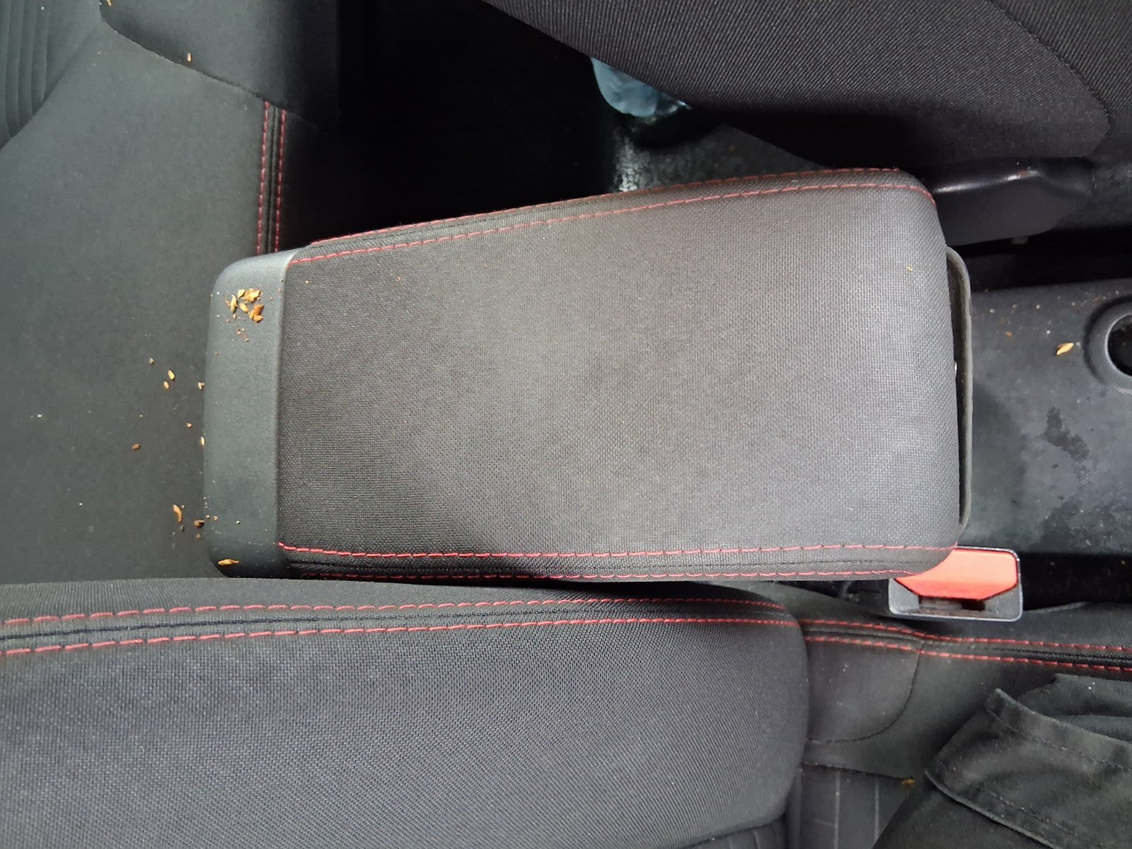 2013 RENAULT CLIO X98 MK4 CENTER CONSOLE LEATHER ARM REST