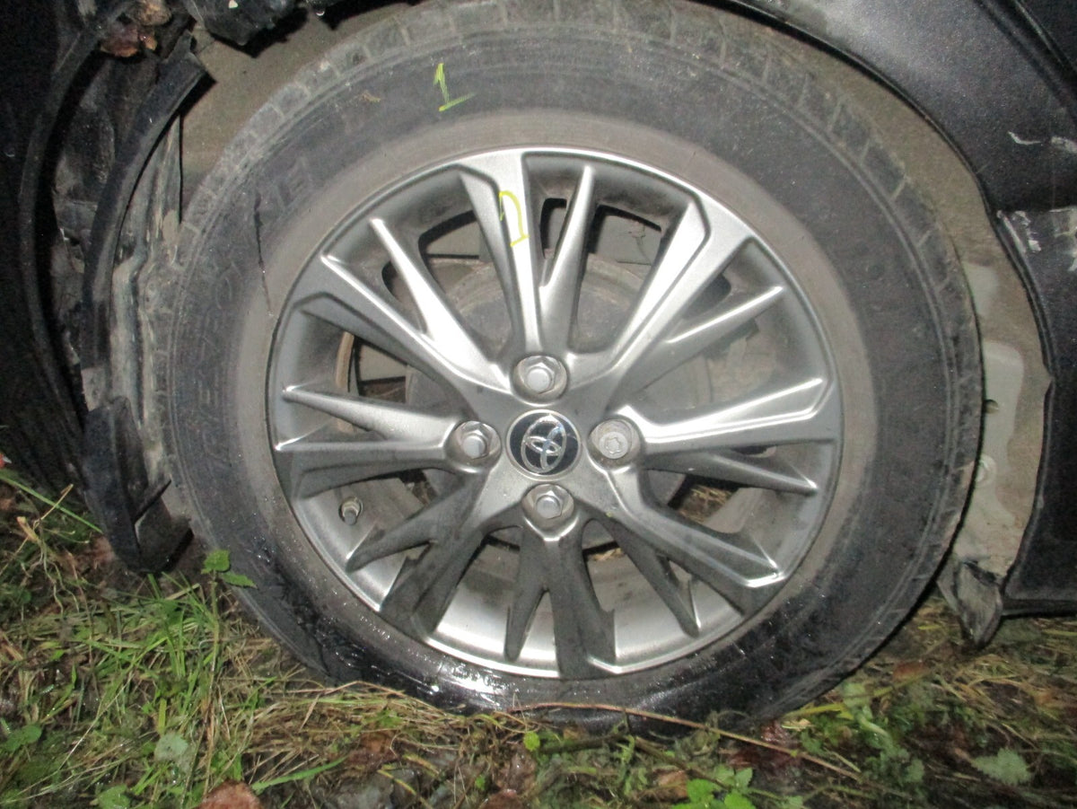 TOYOTA YARIS MK3 2018 15 INCH ALLOY WHEEL WITH TYRE 175/65R15 REF 1