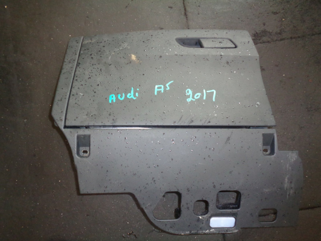 AUDI A5 2017 MK2 8W6 QUATTRO COUPE COMPARTMENT GLOVE BOX 8W2857035