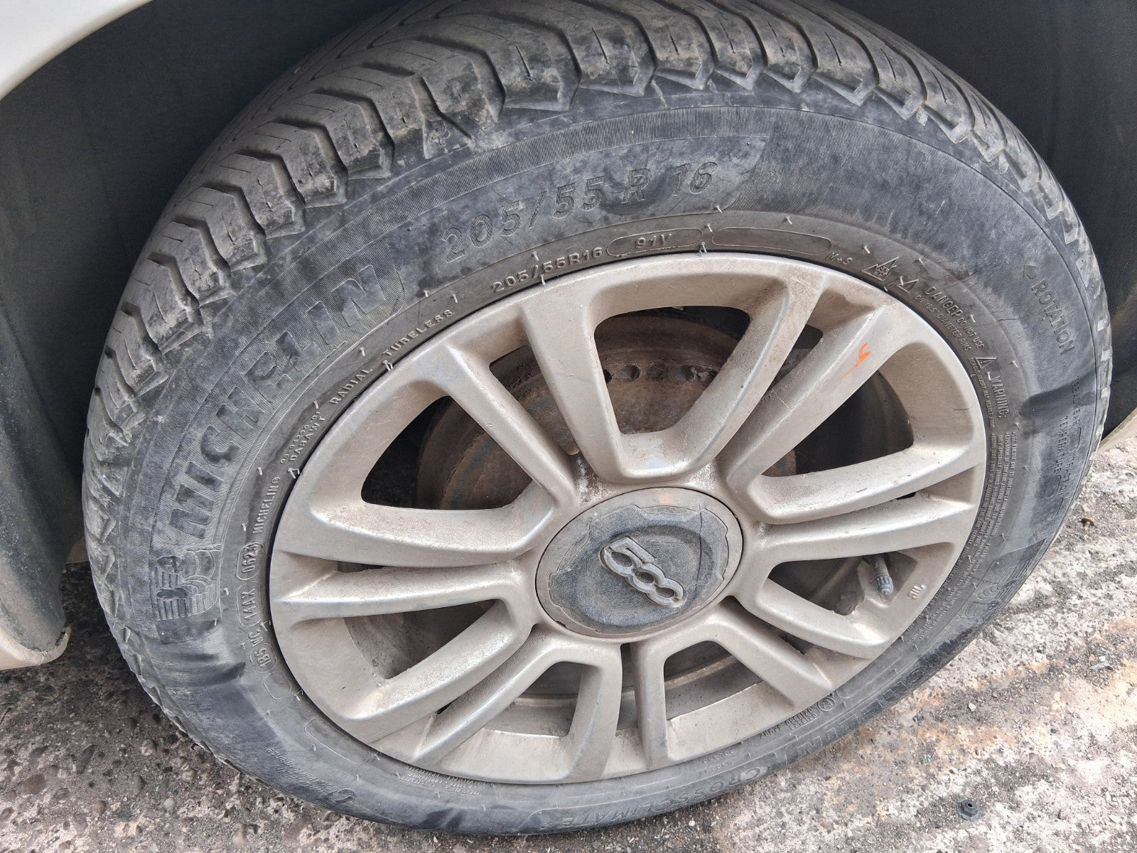 2019 FIAT 500L HATCH 16 INCH SINGLE ALLOY WHEEL WITH TYRE 205/55R16 REF 4