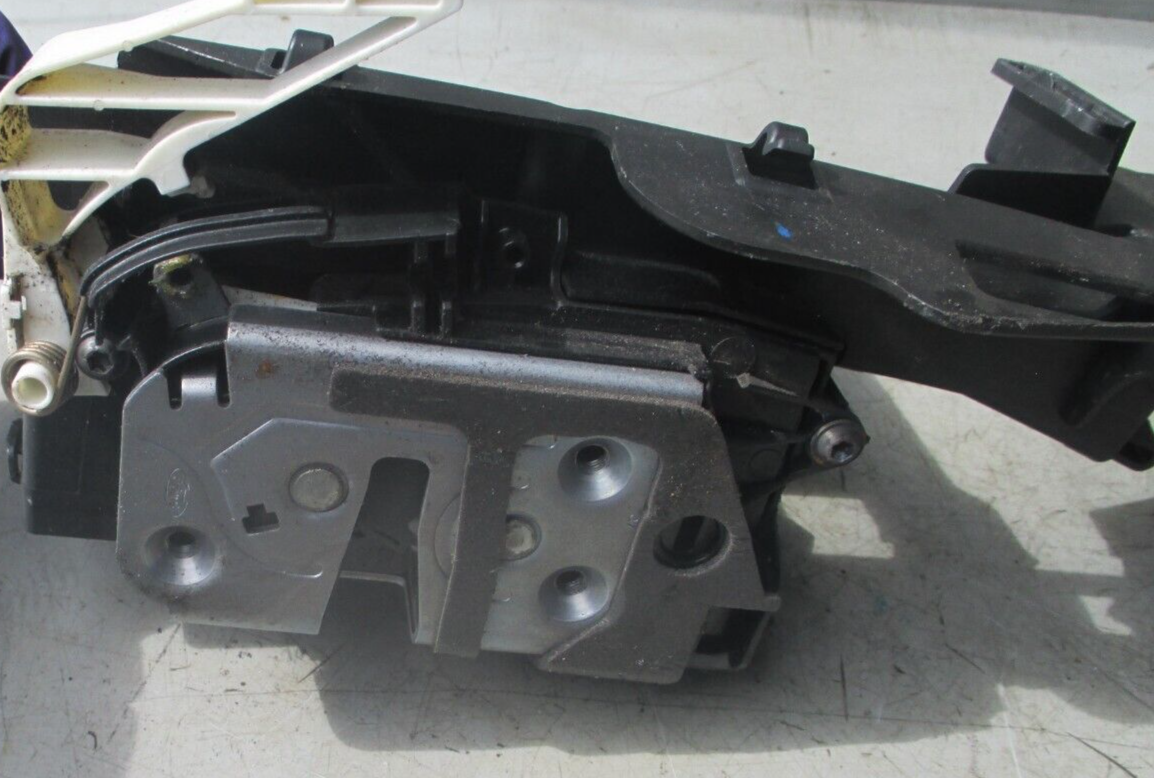 2009 FORD FIESTA NSF PASSENGER SIDE FRONT DOOR LOCK MECH 8A61-A21979