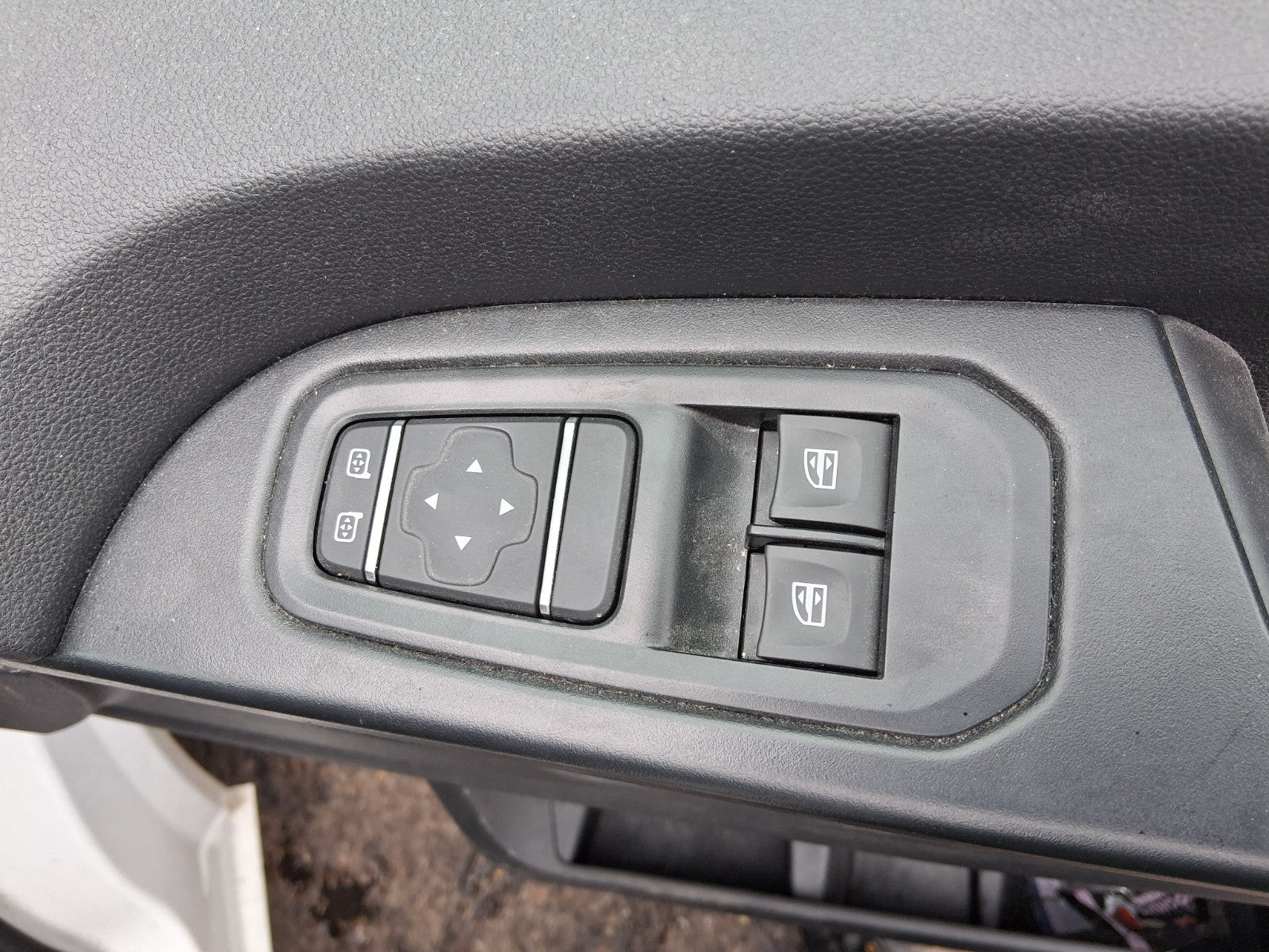 2024 RENAULT TRAFIC X82 MK3 OS DRIVER SIDE FRONT WINDOW CONTROL SWITCH