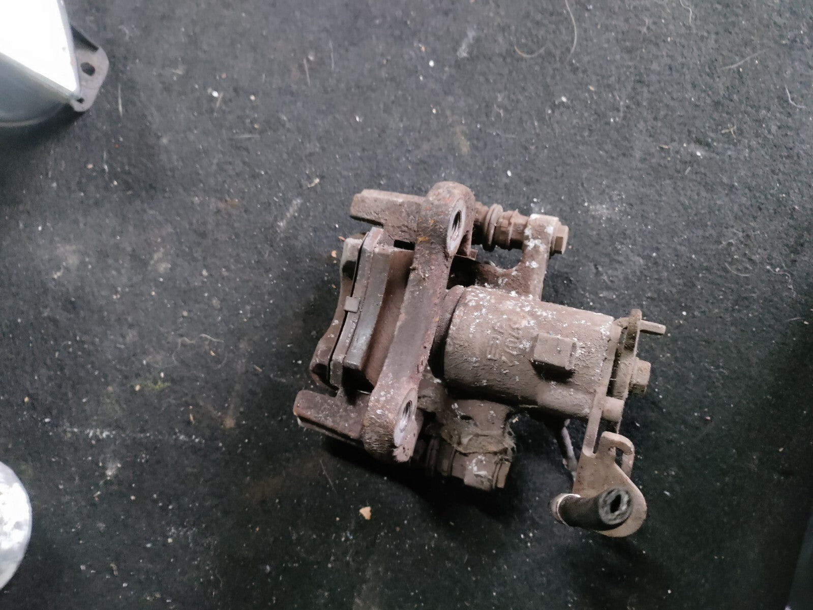 RENAULT MEGANE MK3 2011 OSR DRIVER SIDE REAR BRAKE CALIPER