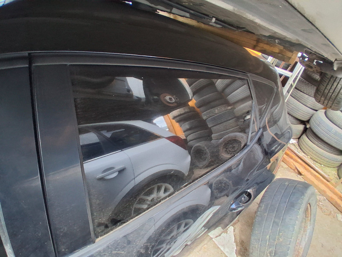 2015 SEAT LEON FR MK3 NSR PASSENGER SIDE REAR WINDOW GLASS