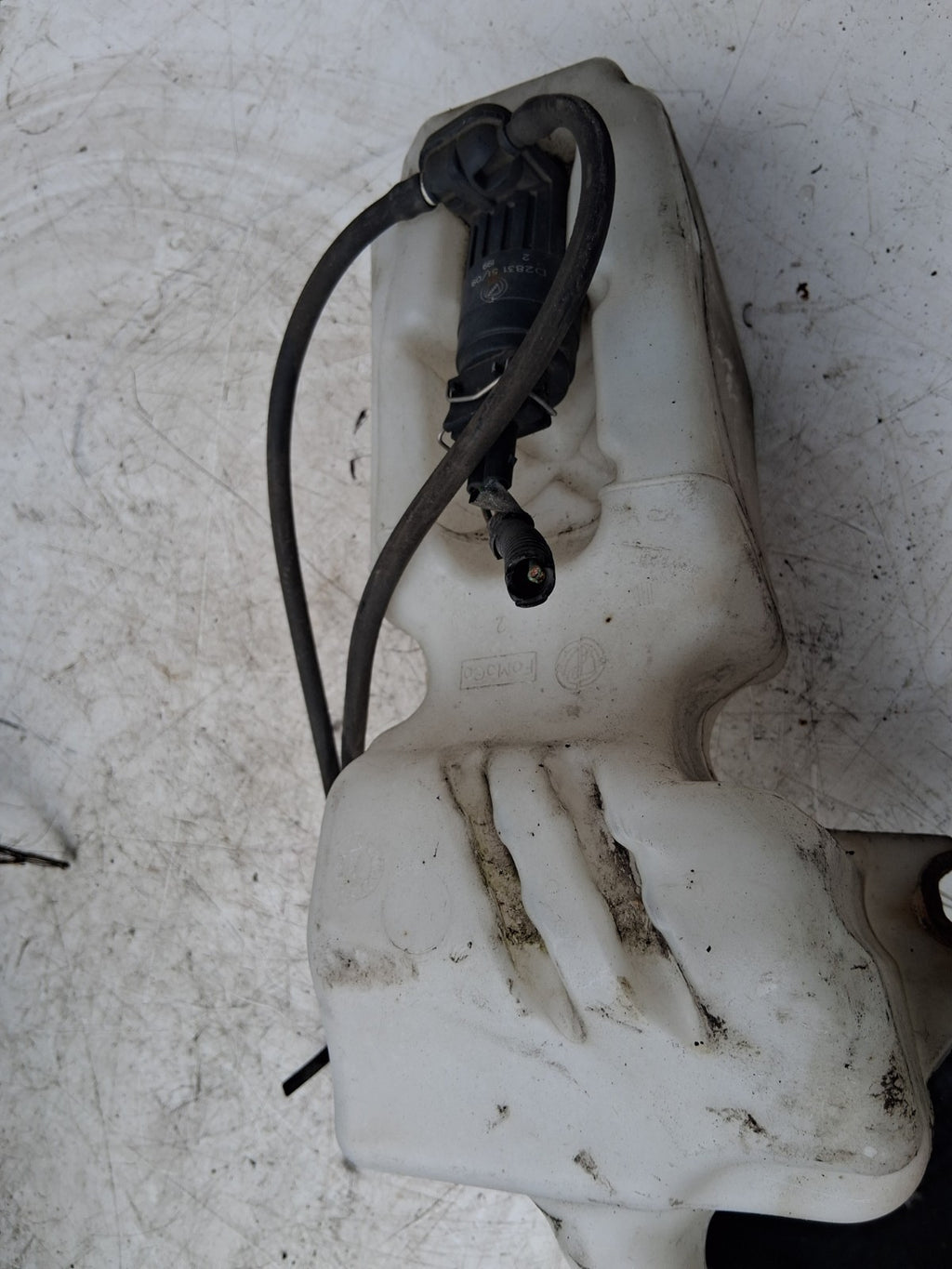 2010 FIAT 500 LOUNGE MK1 FRONT WINDSCREEN WASHER BOTTLE TANK RESERVOIR