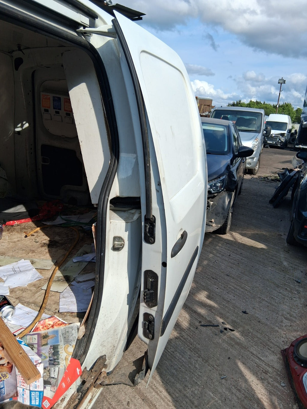 RENAULT KANGOO MK2 2010 NS PASSENGER SIDE COMPLETE SLIDING DOOR WHITE