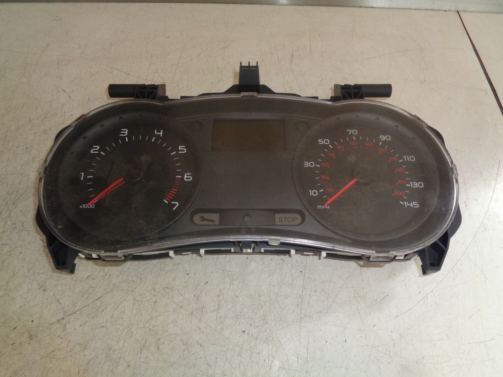 RENAULT CLIO 2009 MK3 CLOCKS SPEEDOMETER INSTRUMENT CLUSTER 8200316825K