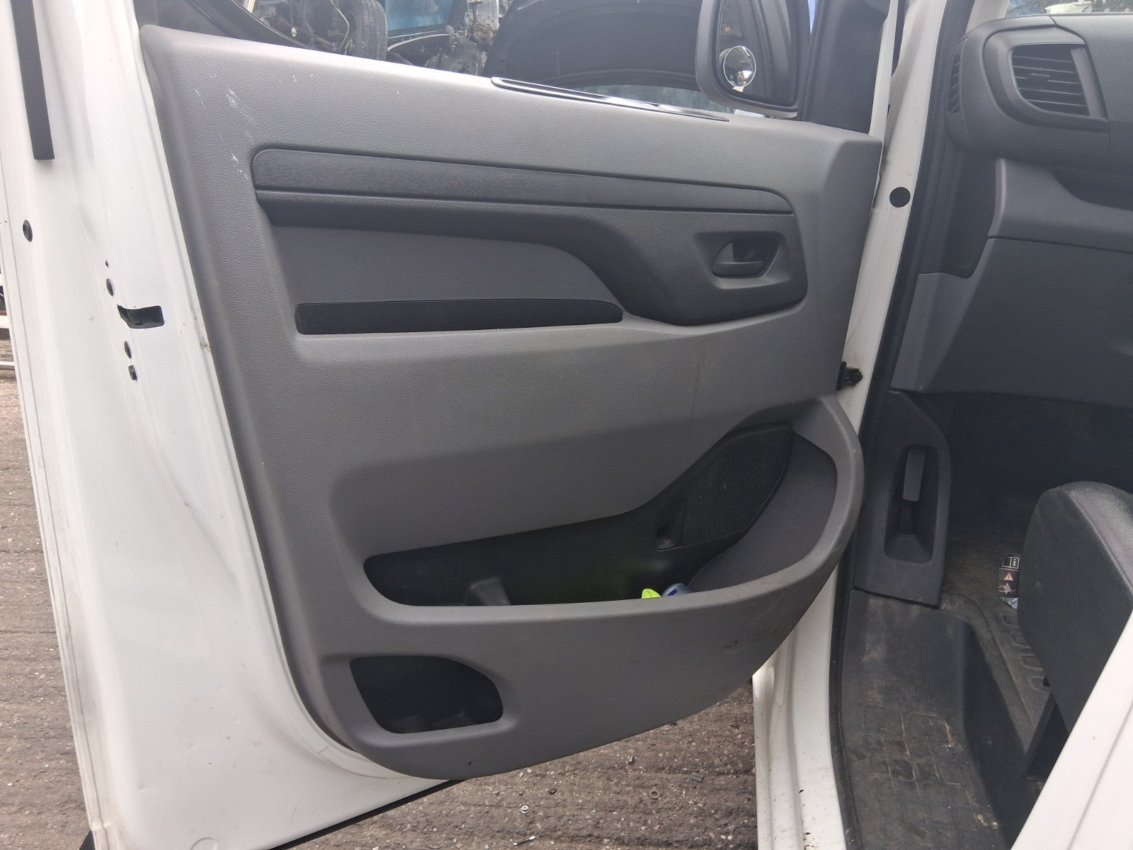 2019 CITROEN DISPATCH VIVARO MK3 NSF PASSENGER SIDE FRONT DOOR CARD PANEL