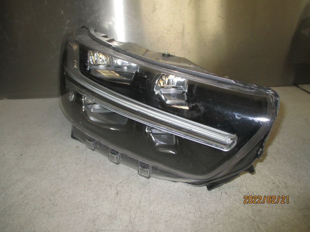 VOLVO XC40 2021 OSF DRIVER SIDE FRONT HEADLIGHT HEADLAMP 31655994 SPARES