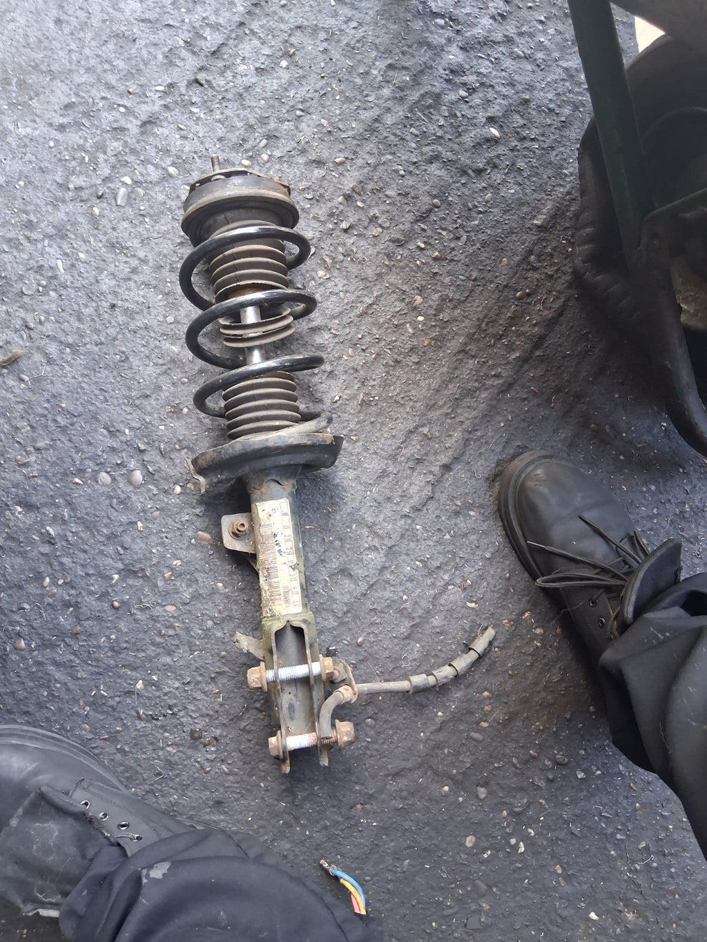 2016 FORD FIESTA MK7 OSF DRIVER SIDE FRONT RIGTH SUSPENSION LEG 8V5118045BH