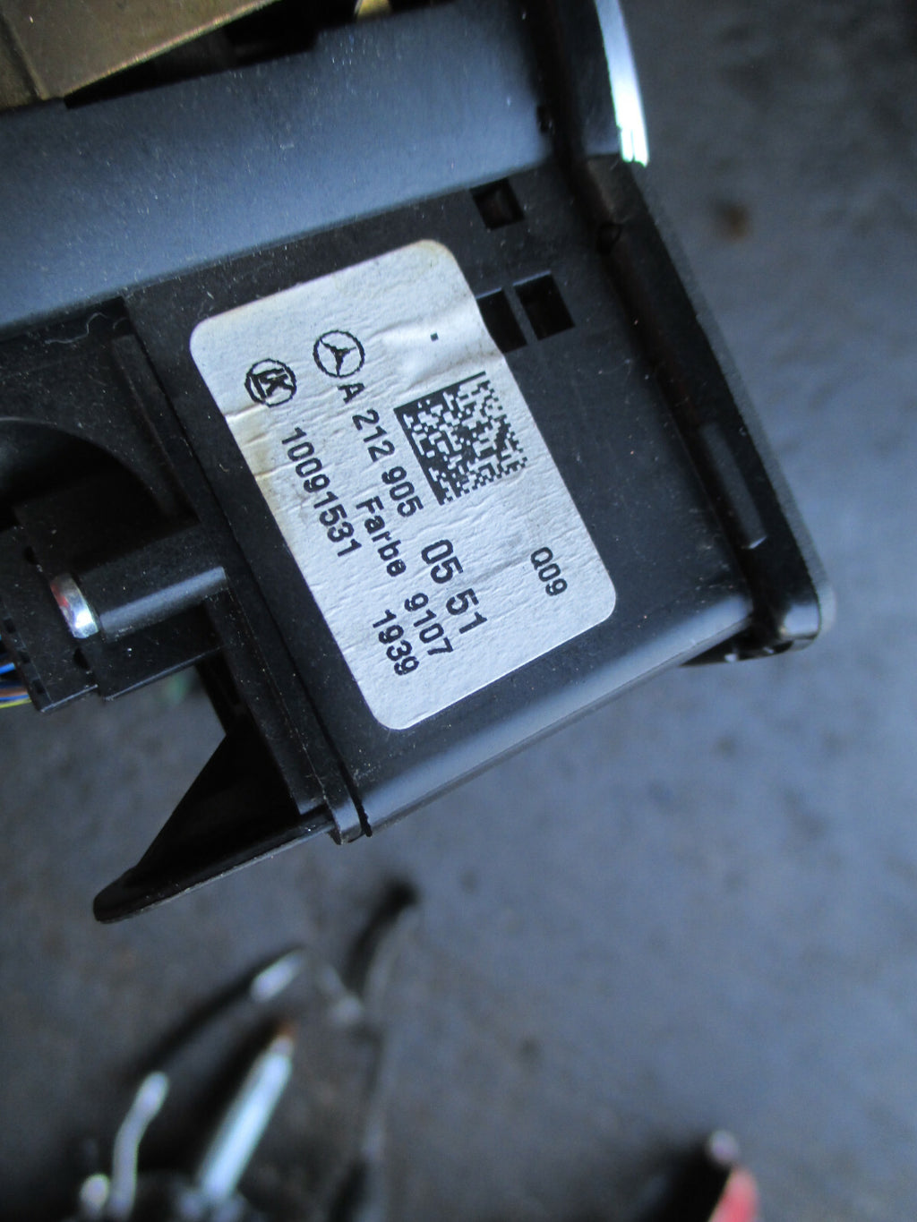 MERCEDES GLA MK1 X156 2019 HEADLIGHT CONTROL SWITCH A2129050551