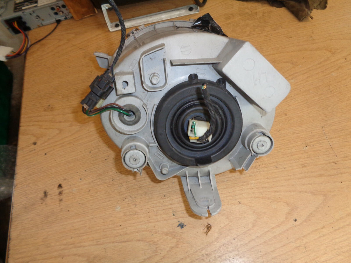 DAEWOO MATIZ 2002 MK1 N/S PASSENGER SIDE FRONT HEADLIGHT LAMP