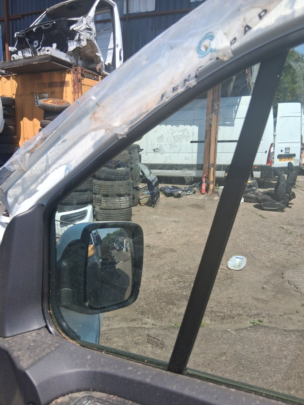 2025 RENAULT TRAFIC X82 MK3 OSF DRIVER SIDE FRONT RIGHT WINDOW QUARTER GLASS