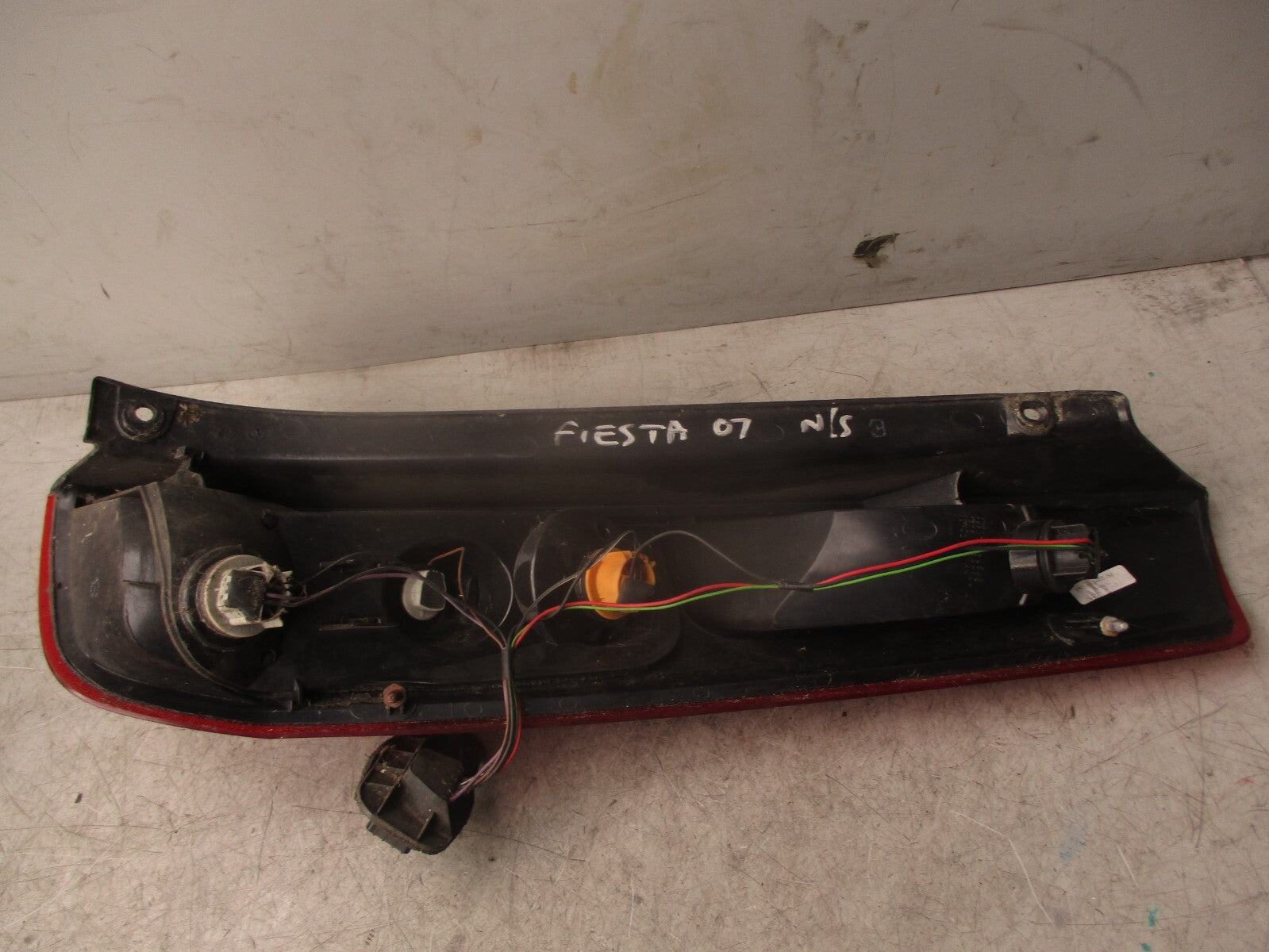 2007 FORD FIESTA MK6 NSR PASSENGER SIDE REAR TAIL LIGHT TAIL LAMP 6S6113405B