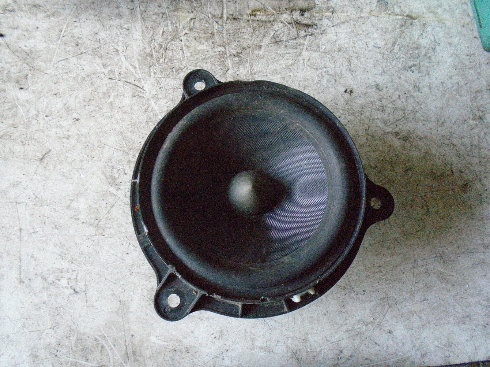 RENAULT CAPTUR 2018 MK1 NSF FRONT PASSENGER SIDE DOOR SPEAKER