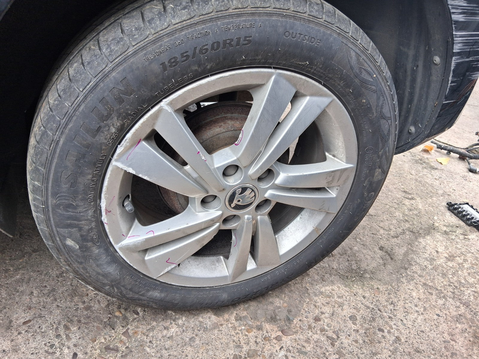 2020 SKODA FABIA MK3 NJ 15 INCH ALLOY WHEEL WITH TYRE 185/60R15