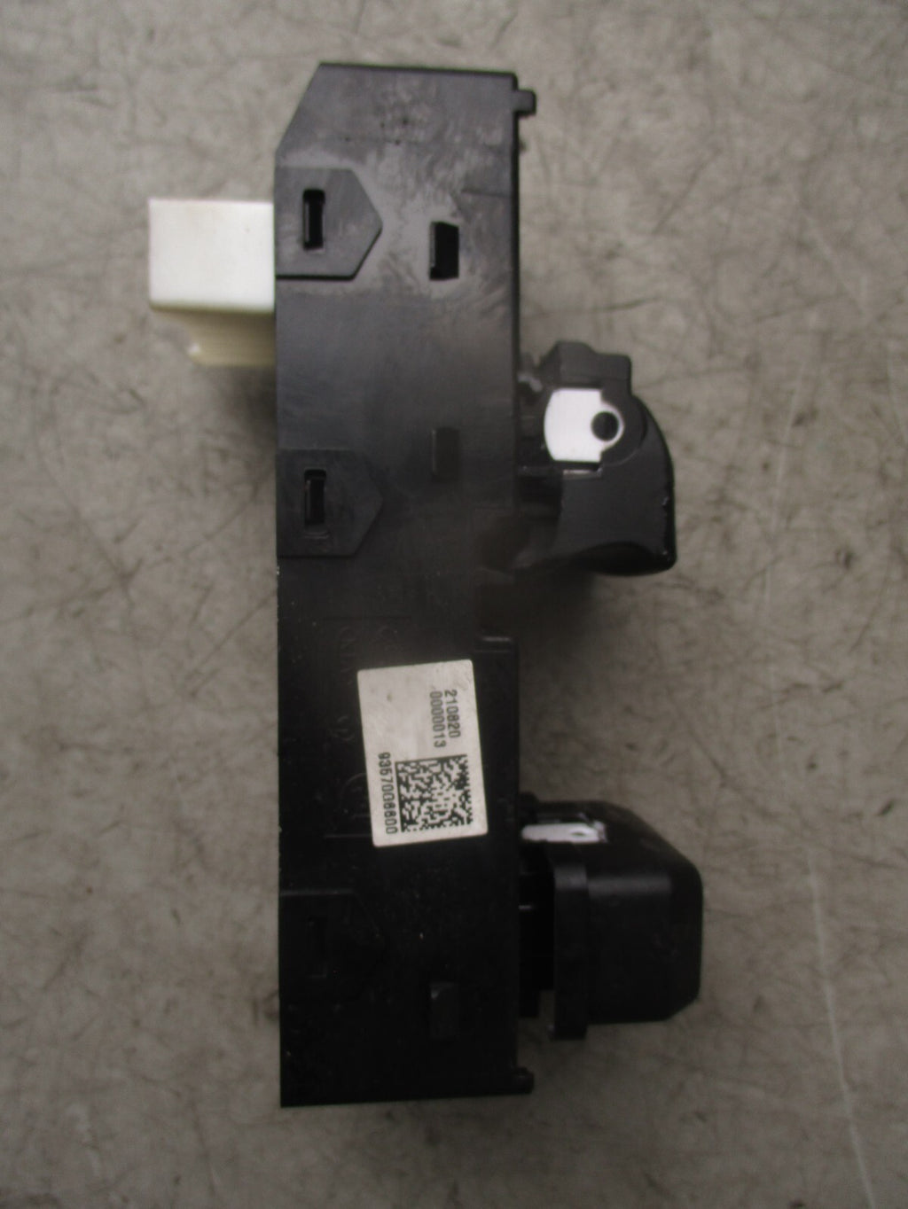 2021 KIA PICANTO MK3 JA OSF DRIVER SIDE FRONT WINDOW SWITCH 93570G6600