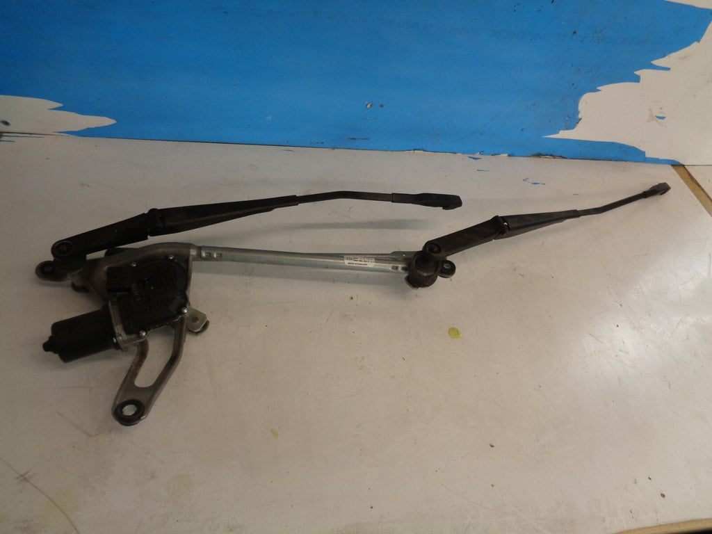 AUDI A5 2017 FRONT WIPER MOTOR WITH LINKAGE 8W6955023C