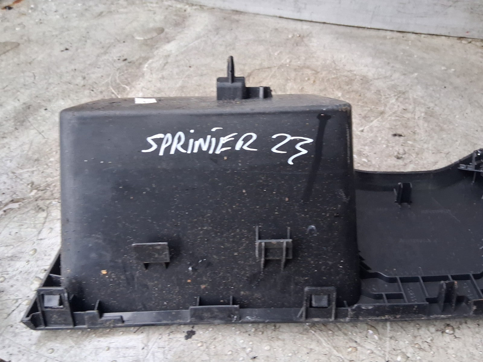 2021 MERCEDES SPRINTER W907 GEAR SHIFT SURROUND TRIM A9106833800
