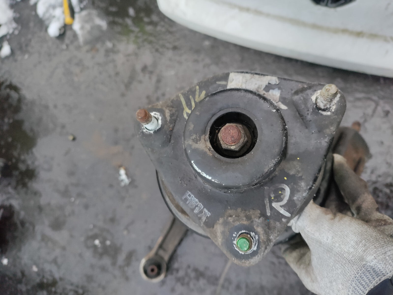 2015 HYUNDAI I40 1.7 DIESEL OSF DRIVER SIDE FRONT LEG SHOCK, HUB & WISH BONE