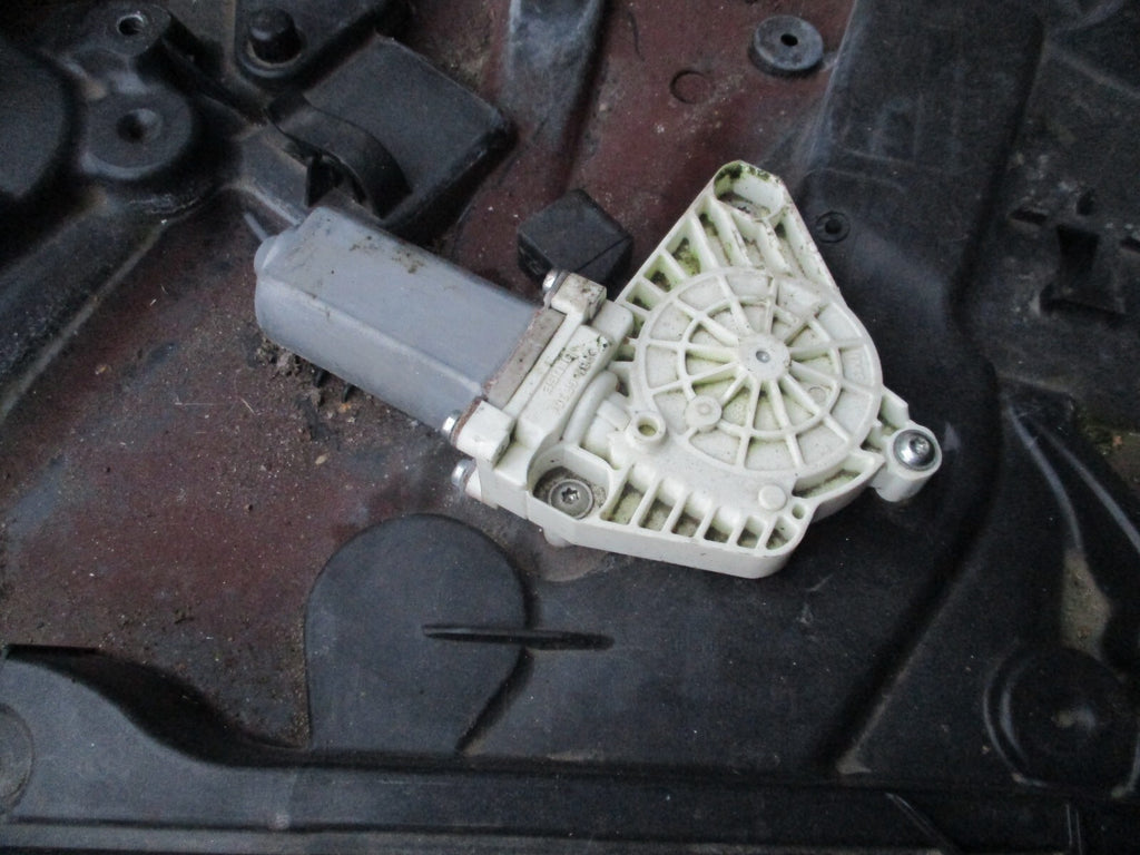 2018 MERCEDES A CLASS OSF DRIVER SIDE FRONT WINDOW MOTOR & REGULATOR 928354105RH
