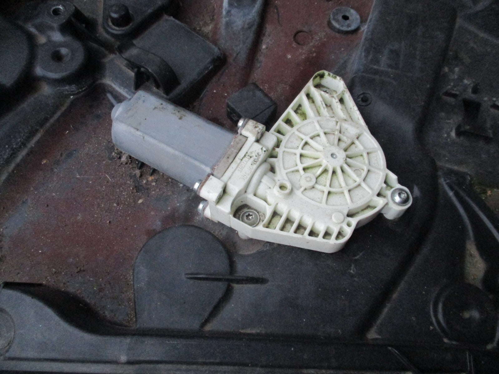 2018 MERCEDES A CLASS OSF DRIVER SIDE FRONT WINDOW MOTOR & REGULATOR 928354105RH