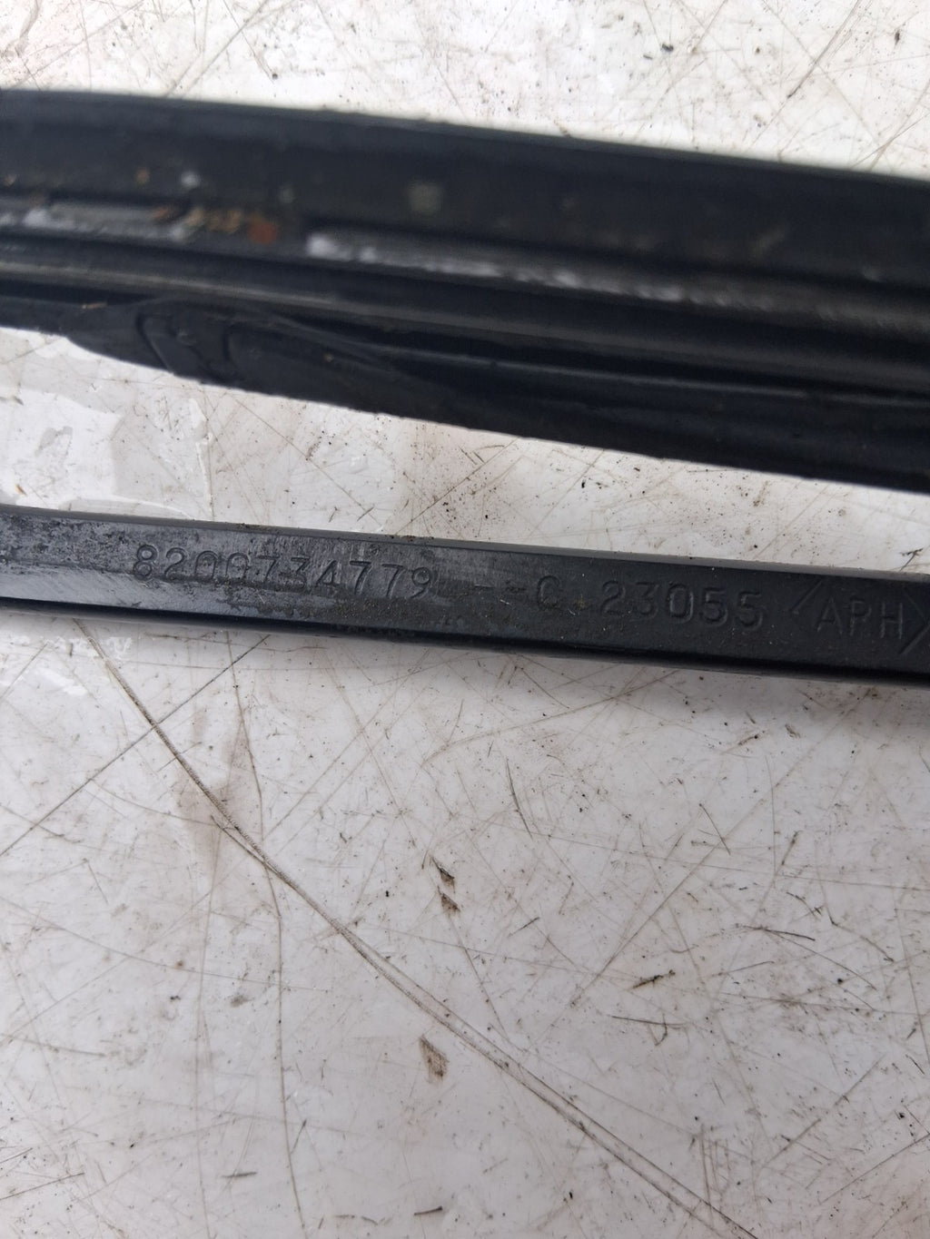 2023 RENAULT MASTER MK3 NSF FRONT LEFT NEAR PASSENGER SIDE WIPER ARM 8200734779