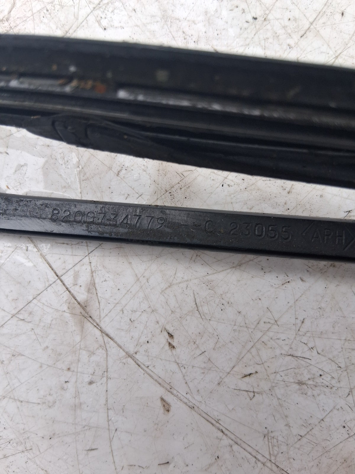 2023 RENAULT MASTER MK3 NSF FRONT LEFT NEAR PASSENGER SIDE WIPER ARM 8200734779
