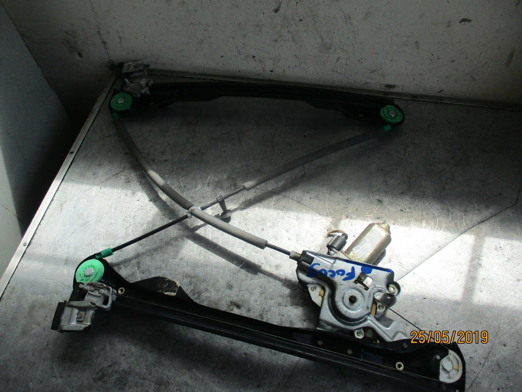 FORD FOCUS MK1 NSF PASSENGER FRONT WINDOW MOTOR XS41282J1