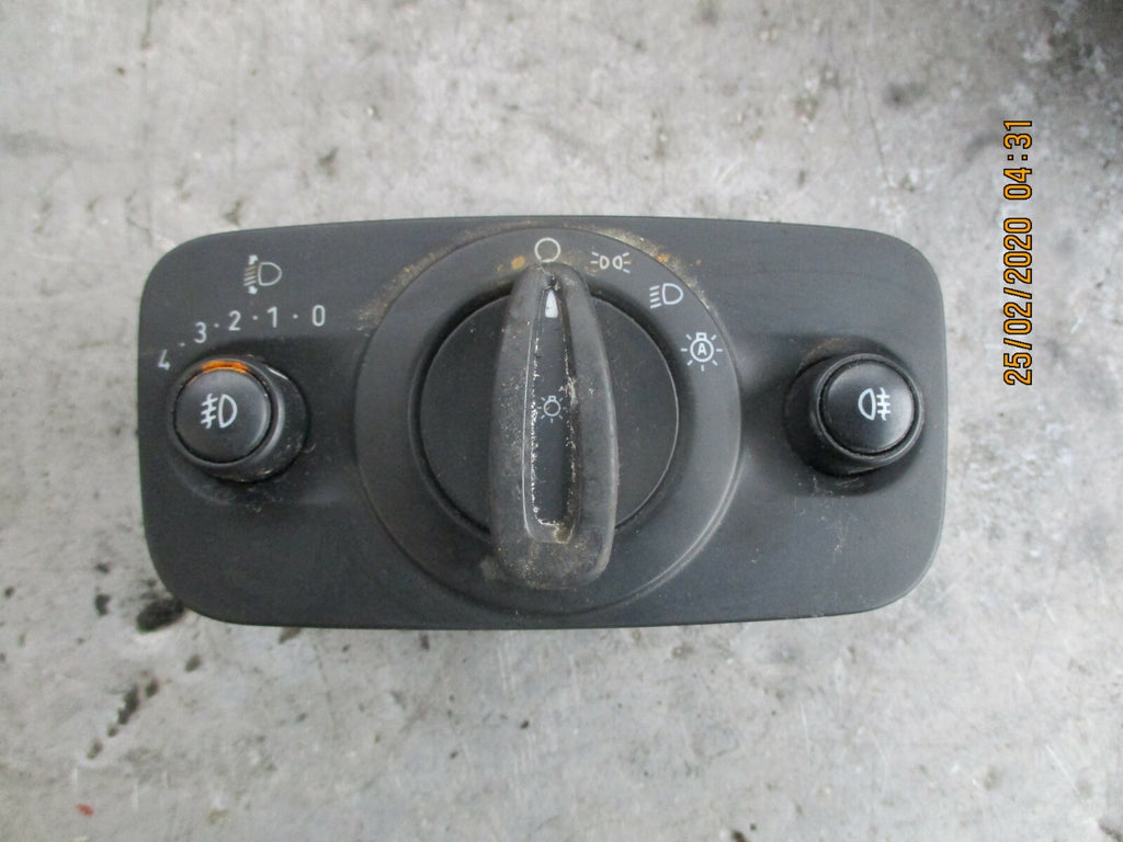 FORD FIESTA MK7 2014 HEADLIGHT CONTROL ADJUSTMENT SWITCHES PANEL 8A6T13A024DB