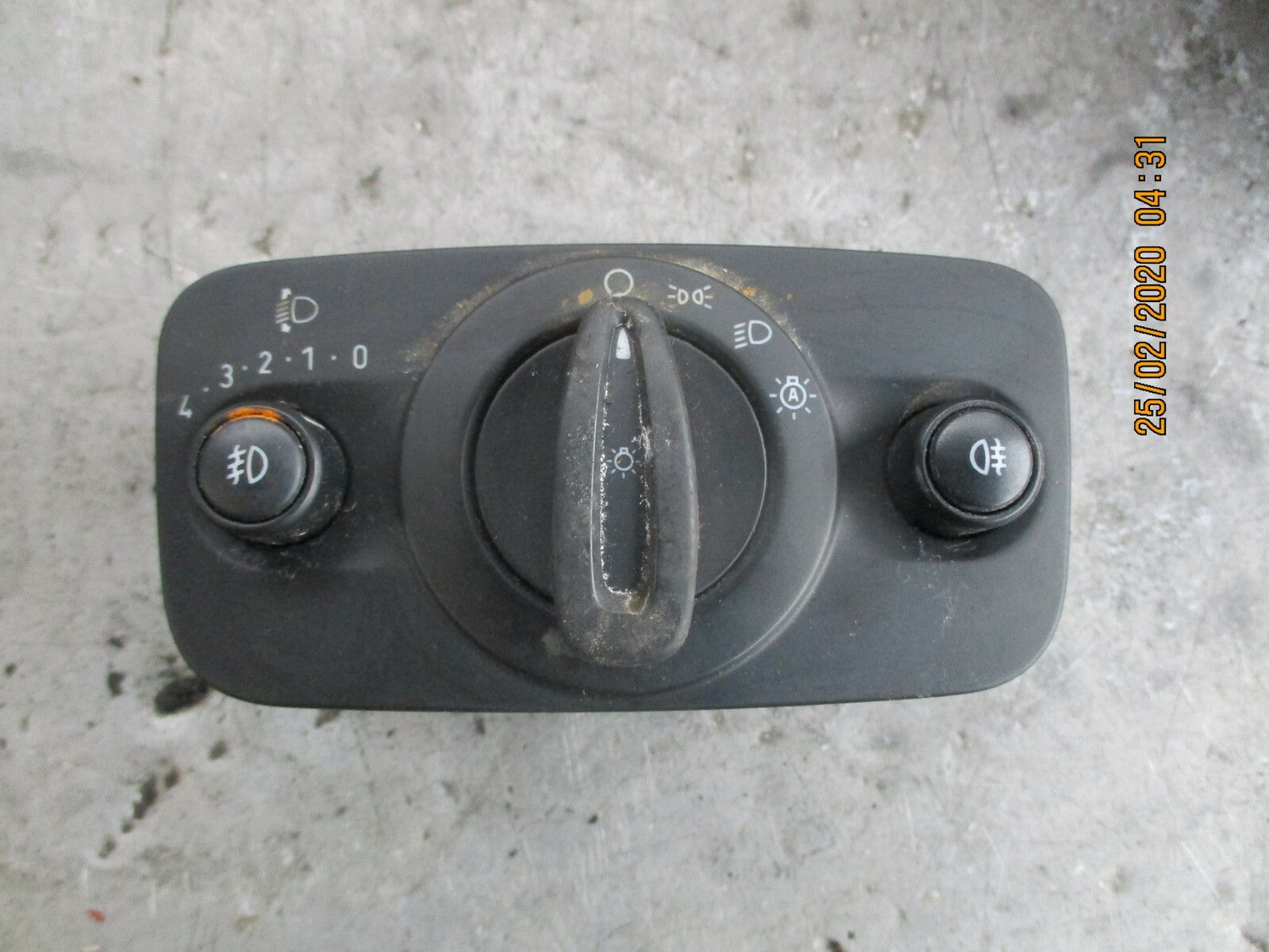 FORD FIESTA MK7 2014 HEADLIGHT CONTROL ADJUSTMENT SWITCHES PANEL 8A6T13A024DB