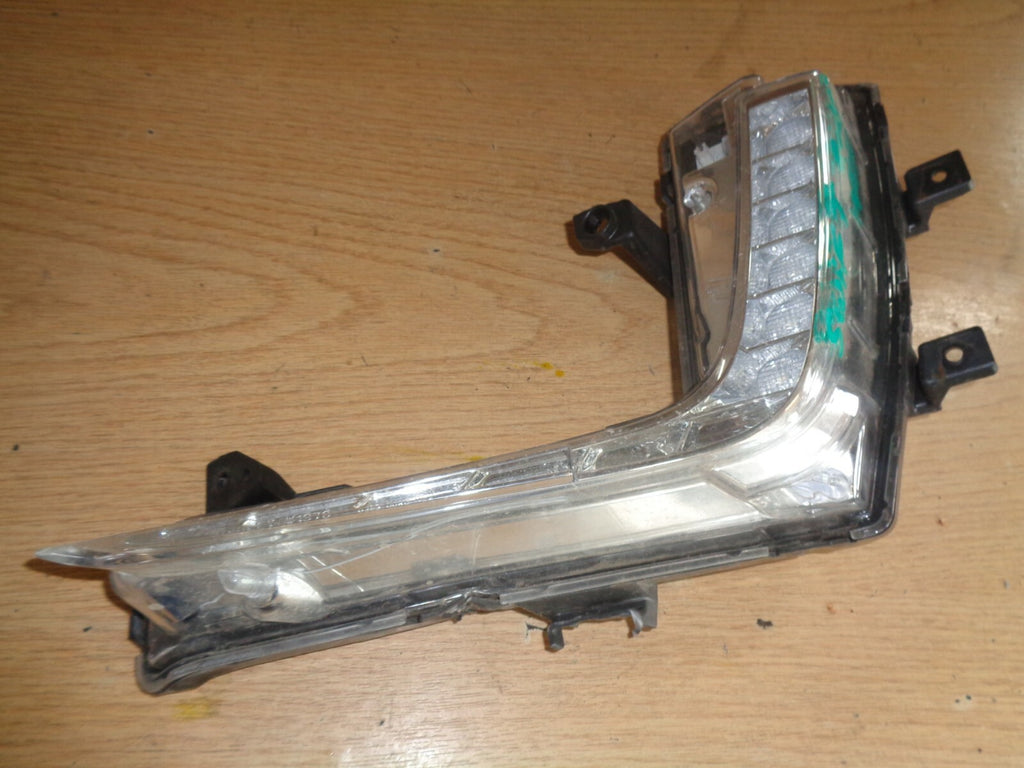 SUZUKI SWIFT 2015 HATCHBACK NS PASSENGER SIDE DAY TIME RUNNING LIGHT DAMAGED