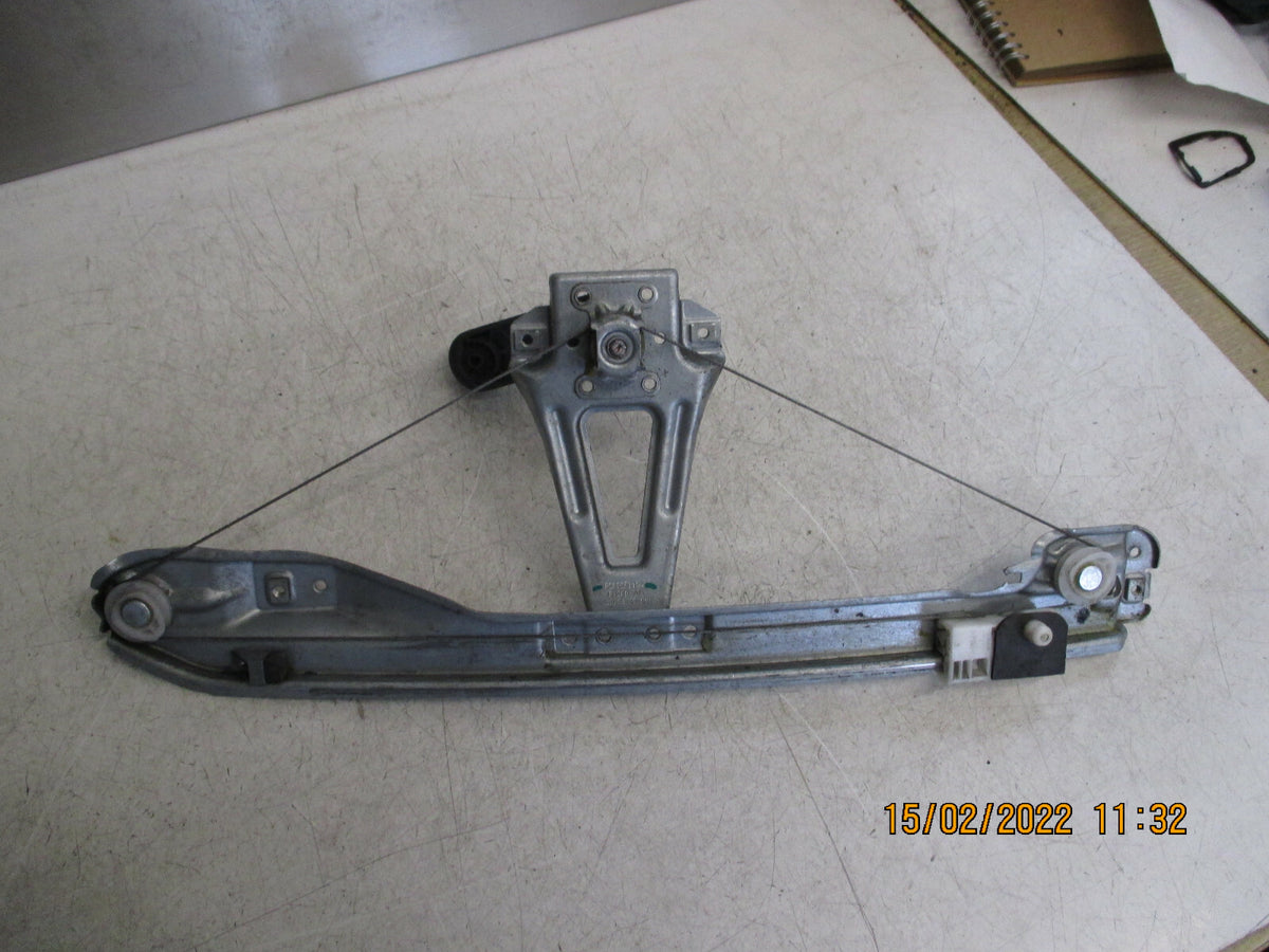 RENAULT CLIO MK3 2008 NSR PASSENGER REAR MANUAL WINDOW REGULATOR 8200291154