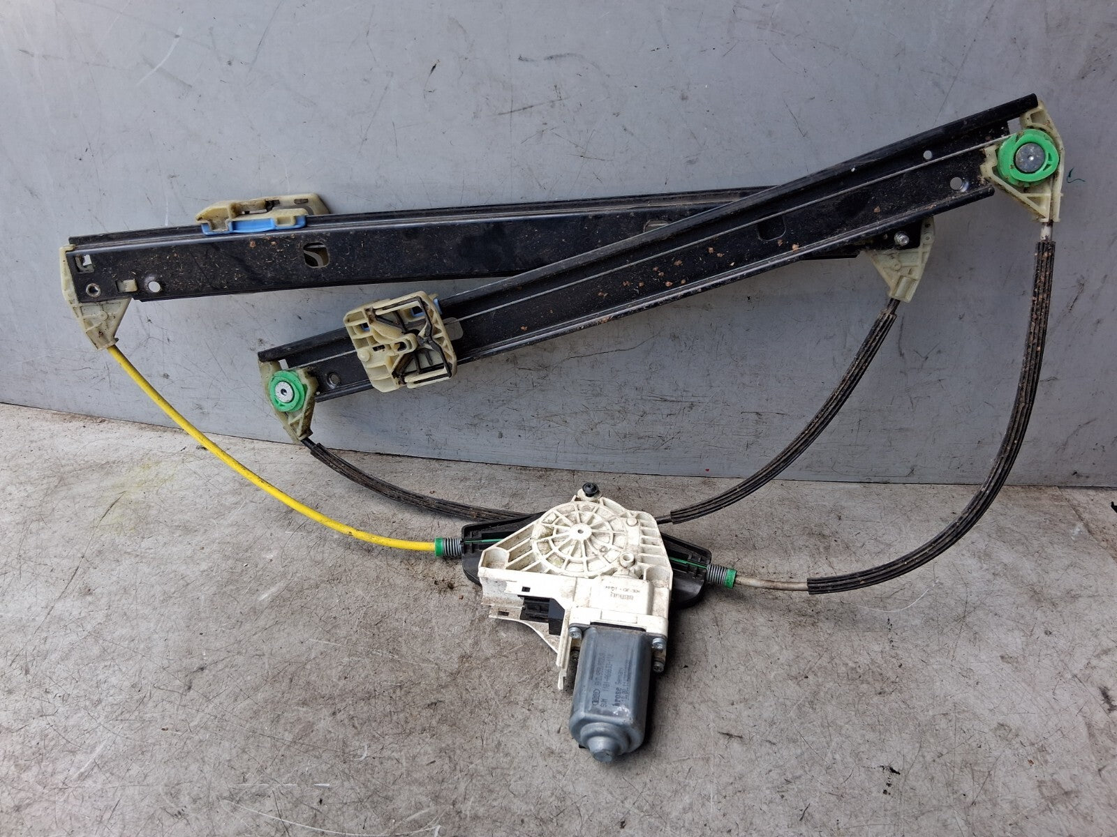 2011 AUDI A4 CENTRE OSF DRIVER SIDE FRONT WINDOW MOTOR & REGULATOR 8K0959802R