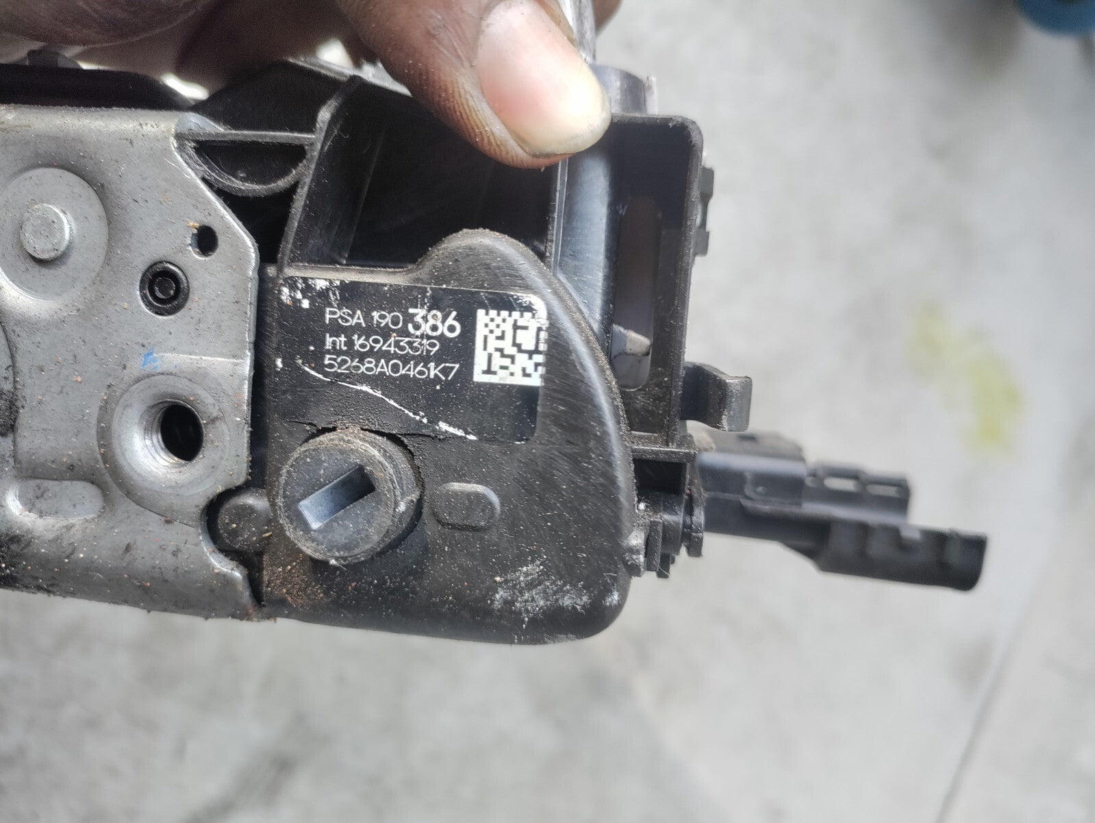 2018 CITROEN C4 CACTUS OSF DRIVER FRONT DOOR LOCK