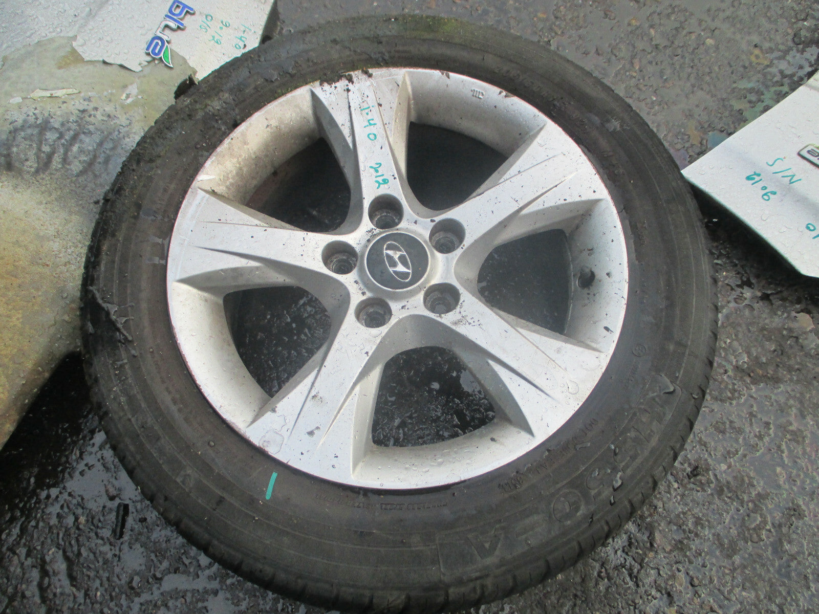 HYUNDAI i40 2012 16 INCH ALLOY WHEEL RIM WITH TYRE  205/60R16 REF 1
