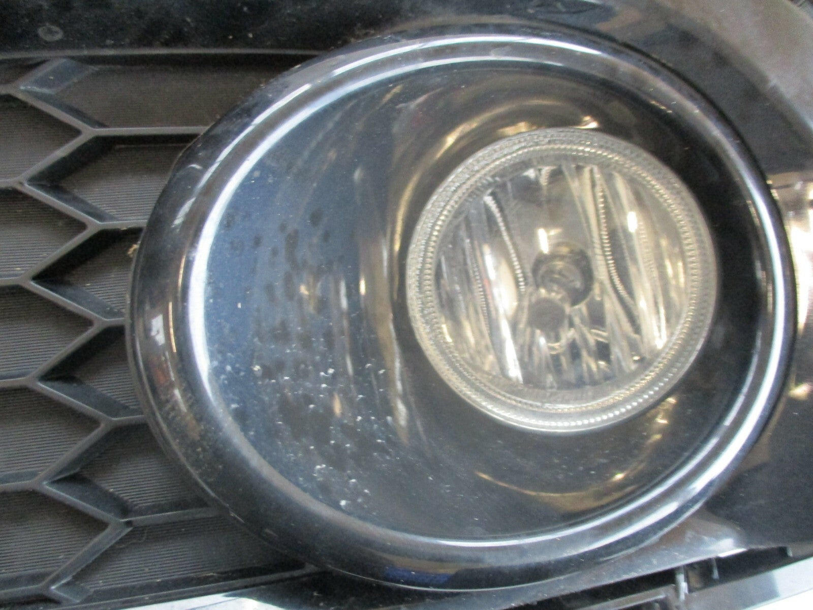 HONDA JAZZ MK4 NSF PASSENGER NEAR SIDE FRONT FOG LIGHT & TRIM