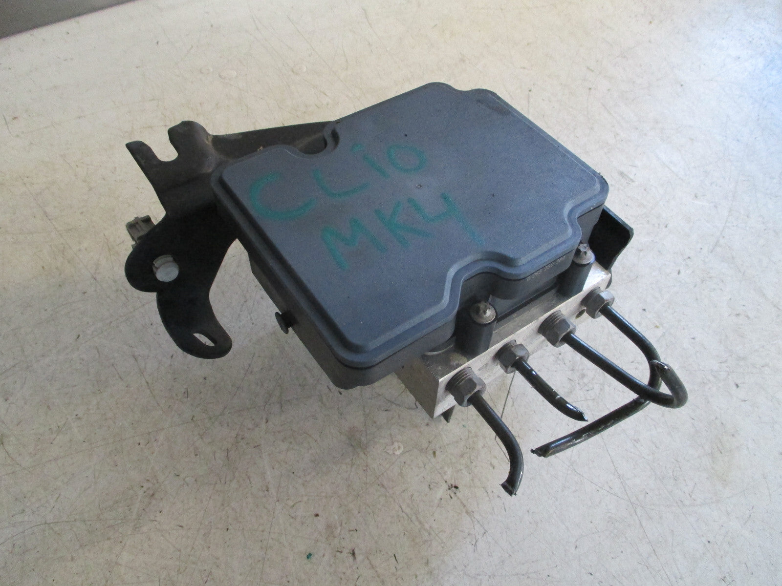 RENAULT CLIO MK4 2018 0.9 PETROL ABS PUMP & MODULATOR 476601842R