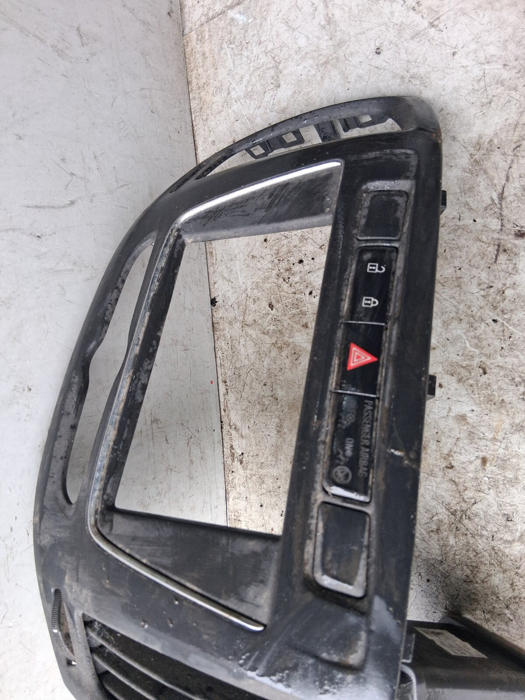 2017 VAUXHALL ZAFIRA C TOURER NSF DASHBOARD RADIO SURROUND TRIM 332910517